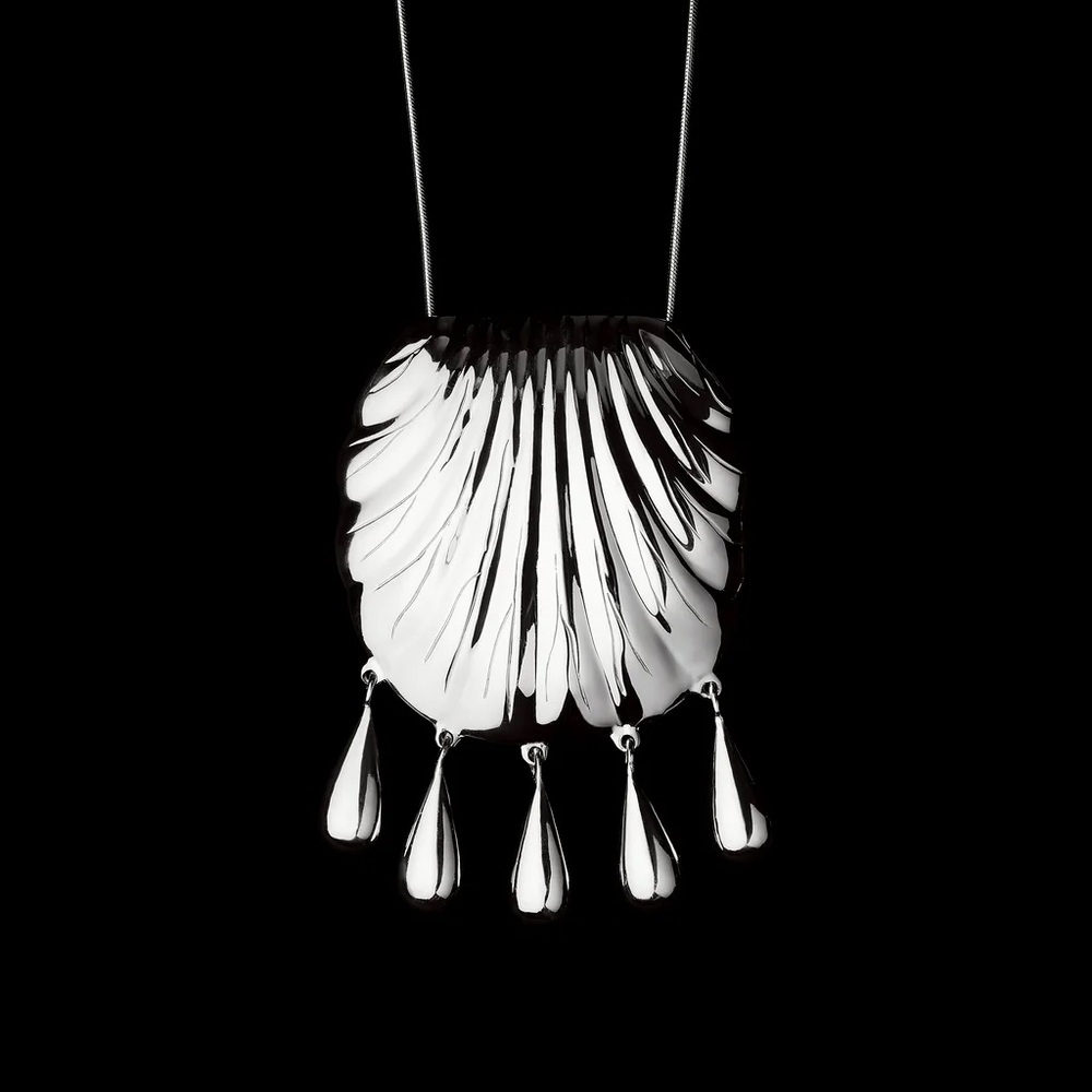 Shell Pendant Necklace - Picture 6 of 13